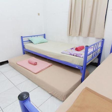 Arjuna Hostel Семаранг Екстериор снимка