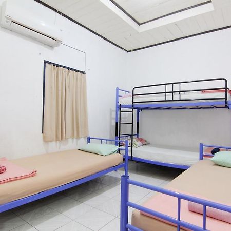 Arjuna Hostel Семаранг Екстериор снимка
