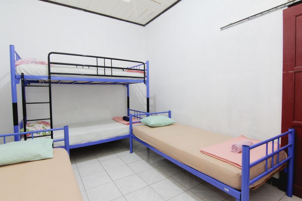 Arjuna Hostel Семаранг Екстериор снимка