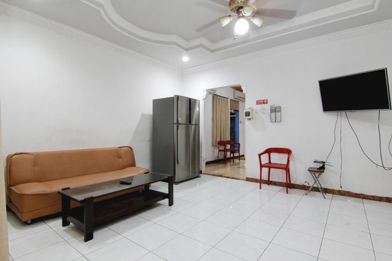 Arjuna Hostel Семаранг Екстериор снимка