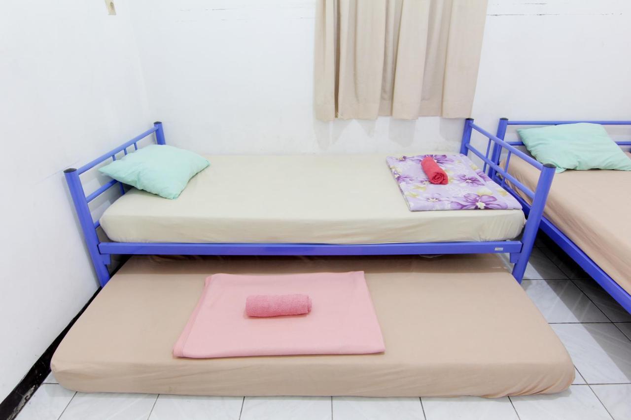 Arjuna Hostel Семаранг Екстериор снимка